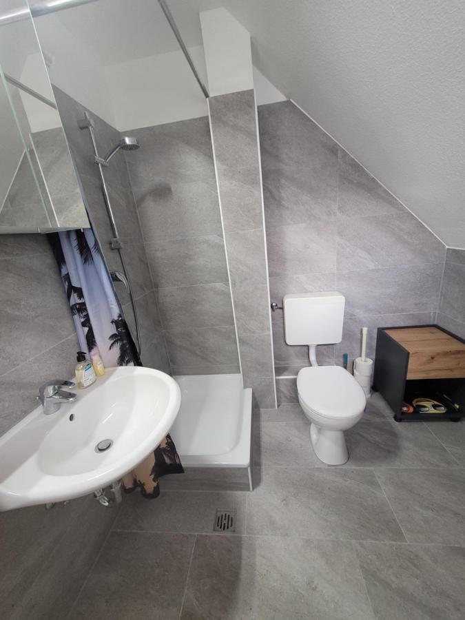 Messezimmer Am Thewissenweg Düsseldorf Zewnętrze zdjęcie